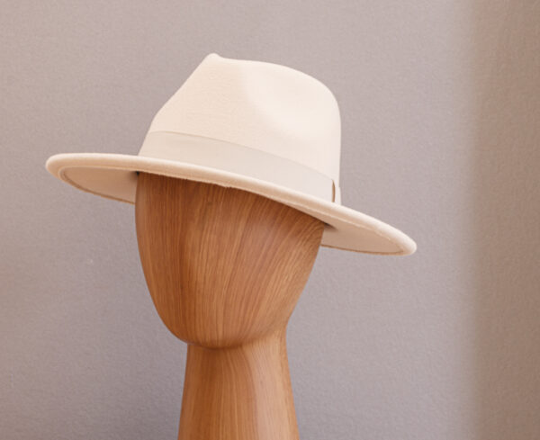 Filzhut im Fedora Stil, Nude